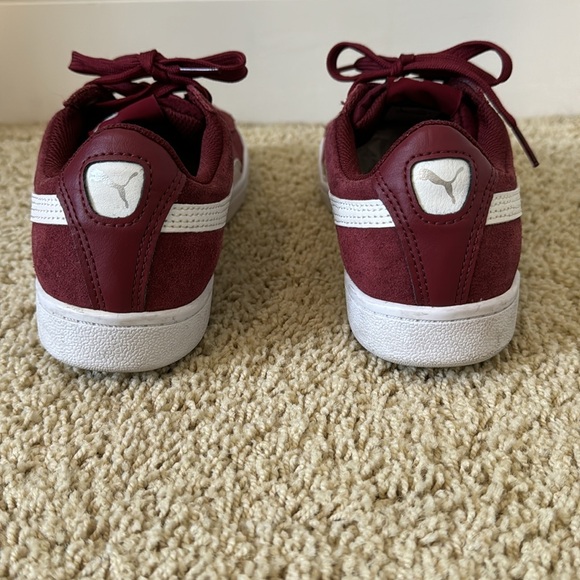 PUMA  burgundy suede sneaker with Soft foam insole Sz 8 - Picture 6 of 9